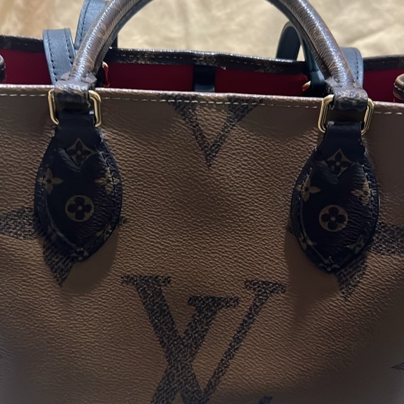 Authentic Louis Vuitton onthego MM reverse - Picture 16 of 16
